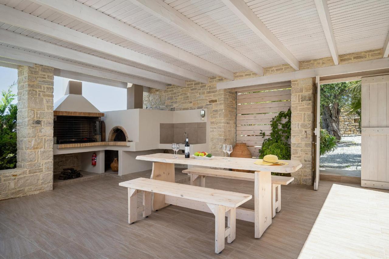 Golden Sky Villa Камиларион Екстериор снимка