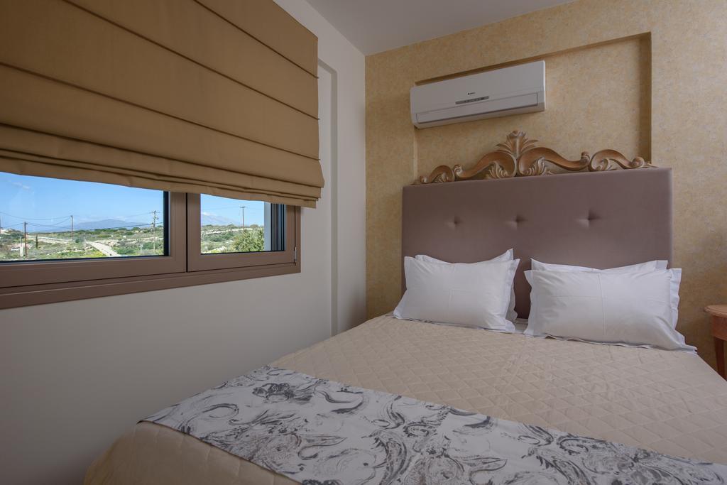 Golden Sky Villa Камиларион Екстериор снимка