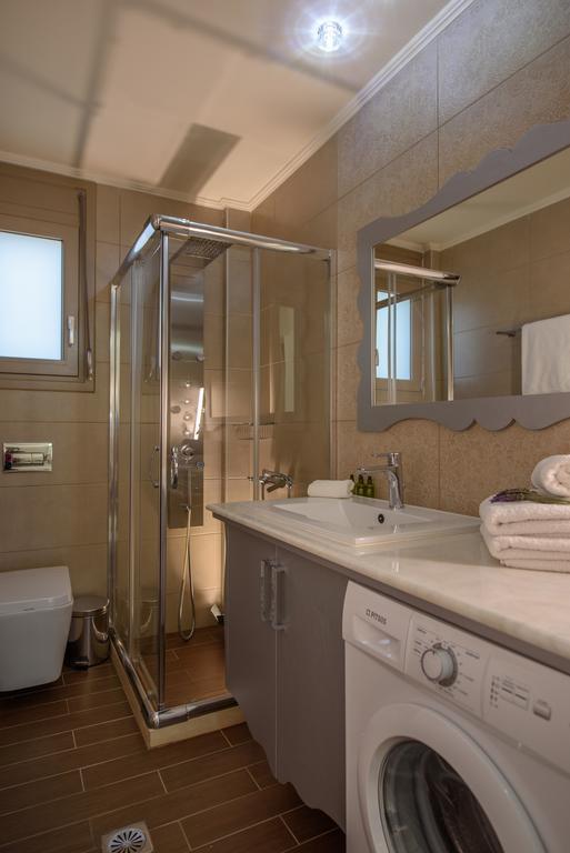 Golden Sky Villa Камиларион Екстериор снимка