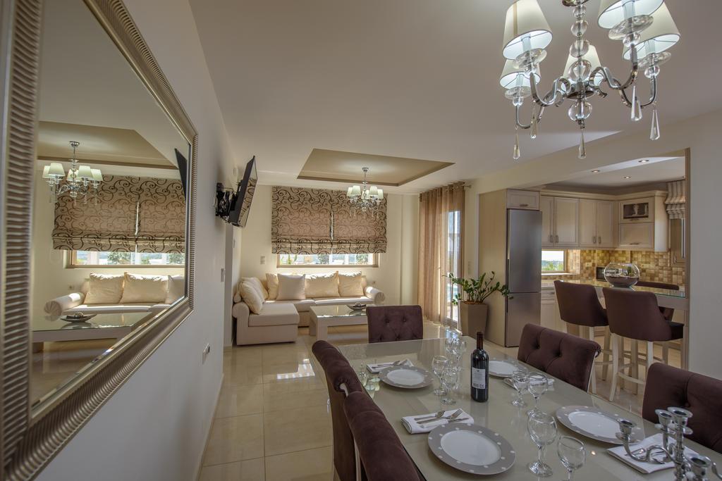 Golden Sky Villa Камиларион Екстериор снимка